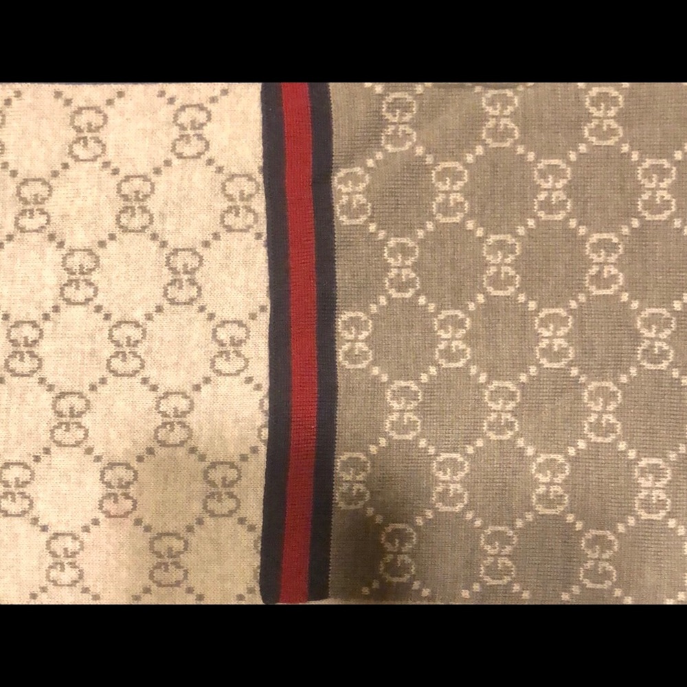Gucci Gray/White Wool Reversible Scarf